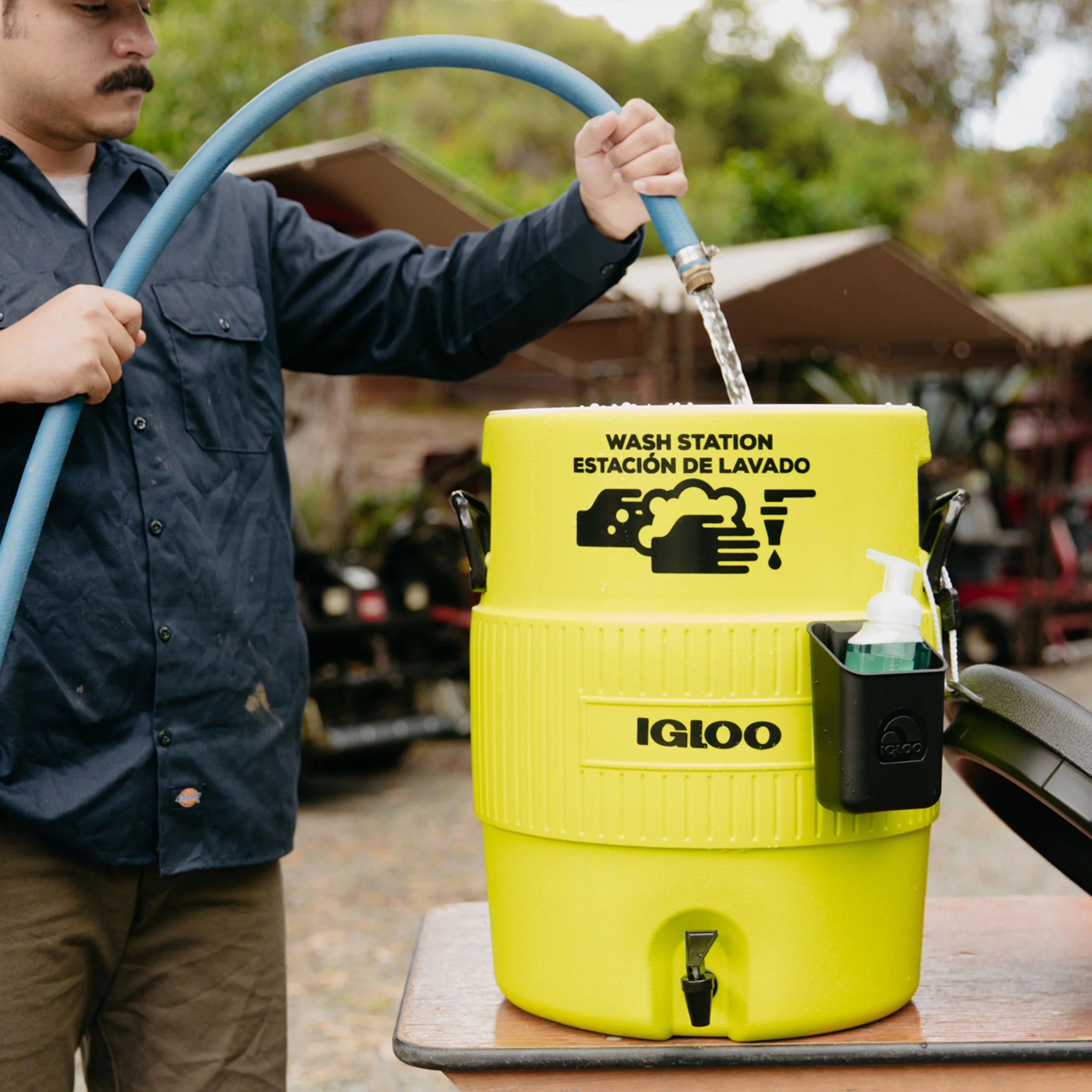 Igloo Insulated Cooler Durable Cooler 5 Gallon Handwash Station - Image 4